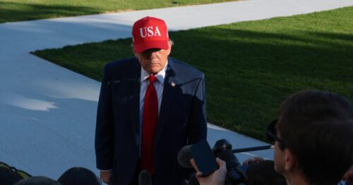 Tổng Thống Trump sẽ nói chuyện với Putin về vụ tử vong tại phòng thí nghiệm chống dịch bệnh