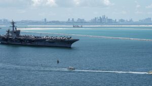 USS Lincoln Chuẩn Bị Về Nhà Sau Hơn 300 Ngày Trên Biển