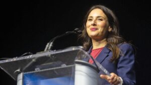 Dân biểu Texas kiện đòi xem email giữa Elon Musk và Greg Abbott