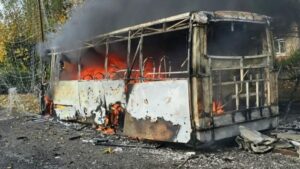 Ít nhất 30 người thiệt mạng trong vụ Nga ném bom xe buýt ở Ukraine