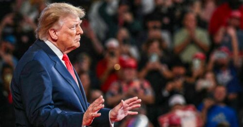 Tổng thống Donald Trump dự đoán sẽ bị đổ lỗi nếu đảng Cộng hòa thua trong bầu cử giữa nhiệm kỳ