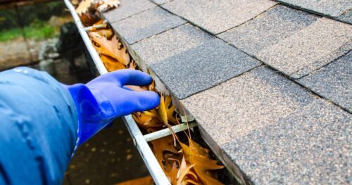 Thời điểm lý tưởng để vệ sinh máng xối theo lời khuyên chuyên gia