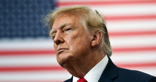 Tổng Thống Trump đình chỉ lệnh trừng phạt mới đối với Nga sau thỏa thuận mua dầu diesel