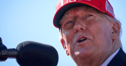 Tổng Thống Donald Trump viện dẫn đặc quyền hành pháp trong cuộc chiến pháp lý tại Kennedy Center