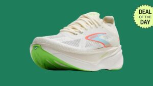Giày chạy bộ Brooks Hyperion Max 3 đang giảm giá 45% tại Amazon