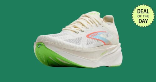 Giày chạy bộ Brooks Hyperion Max 3 đang giảm giá 45% tại Amazon