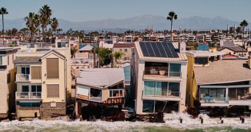 Nhà cửa ở Nam California trượt dần xuống biển, tình hình được dự báo tồi tệ hơn