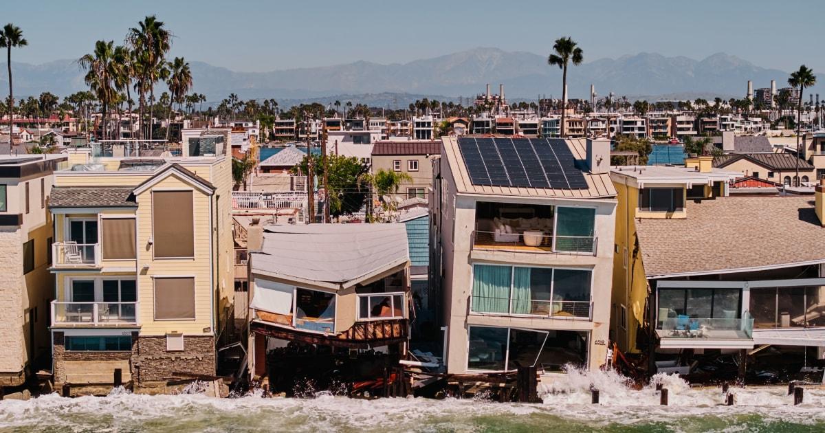 Nhà cửa ở Nam California trượt dần xuống biển, tình hình được dự báo tồi tệ hơn
