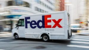 Gần 1 triệu đô la thẻ bài thể thao, Pokémon bị đánh cắp từ xe tải FedEx ở California