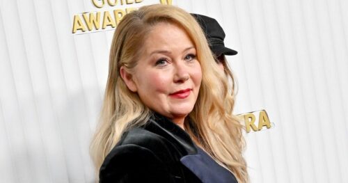 Nữ diễn viên Christina Applegate bị chẩn đoán sai bệnh đa xơ cứng