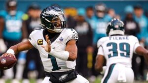 NFL không phạt Eagles vì xử lý tình trạng máu đông của Jalen Hurts