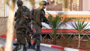 Israel phong tỏa Bờ Tây sau vụ tấn công