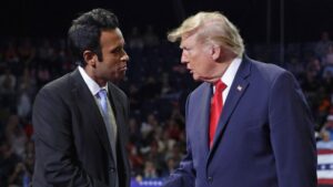 Tổng Thống Trump tiếp tục bảo vệ quảng cáo của Ramaswamy nhắm vào Amy Acton