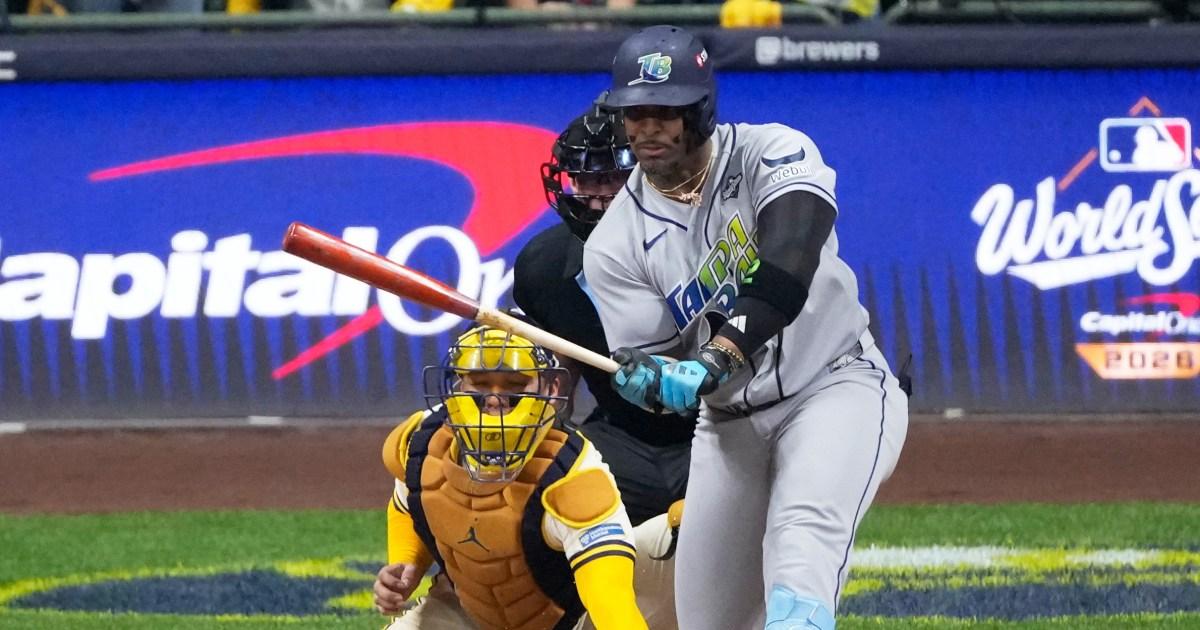 Cuộc gọi gây tranh cãi kết thúc Game 2 World Series
