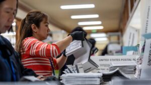 Thẩm Phán Từ Chối Yêu Cầu Của Bộ Tư Pháp Về Việc Ngăn Chặn California Kiểm Phiếu</h2>