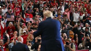 Tổng Thống Trump thay đổi chiến thuật vận động tranh cử những ngày cuối