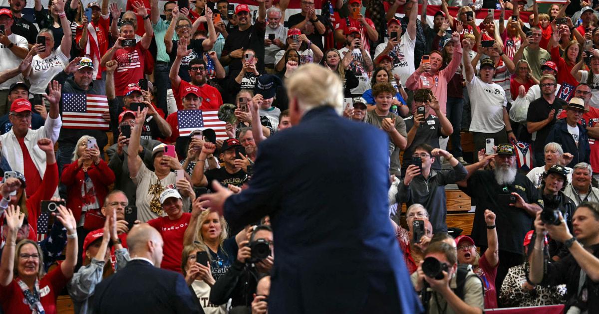Tổng Thống Trump thay đổi chiến thuật vận động tranh cử những ngày cuối