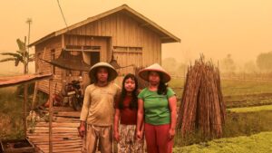 Khói mù độc hại từ cháy rừng ở Indonesia gây khủng hoảng sức khỏe, biểu tình