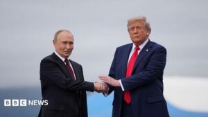 Tình hình quốc tế của Tổng Thống Donald Trump thêm phần phức tạp trước bầu cử