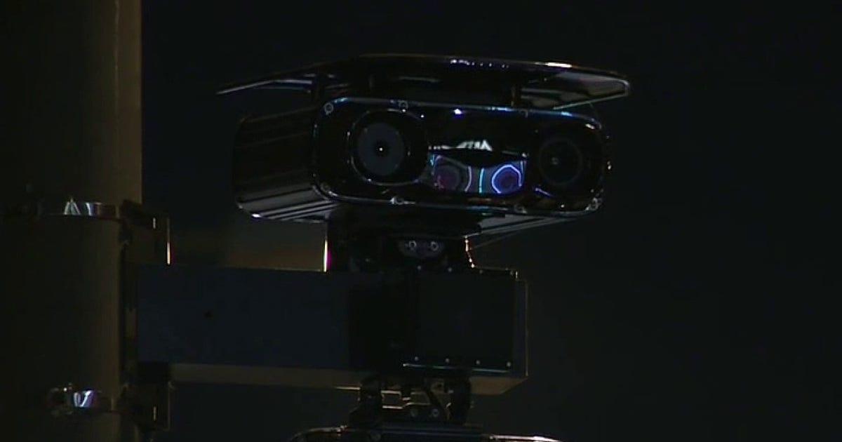 Camera tốc độ ở Los Angeles gây tranh cãi về an toàn, giám sát và ưu tiên của thành phố