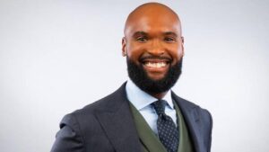 Nhà báo đoạt giải Emmy Brandon Walker trở lại KPRC 2 với vai trò phóng viên ENOUGH