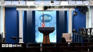 Nhóm ủng hộ tự do báo chí kiện chính quyền Trump về lệnh cấm truyền thông
