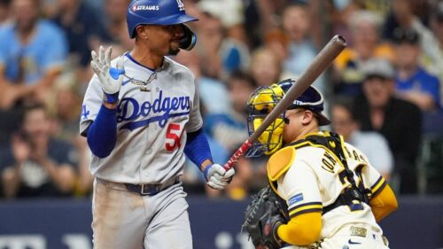 Dodgers Thua Milwaukee Brewers 7-4, Dẫn Trước Trong Loạt Trận NLCS