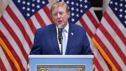 Tổng thống Donald Trump hoãn lệnh trừng phạt Nga mới