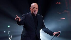 Billy Joel Chia sẻ về tình trạng sức khỏe và tương lai biểu diễn