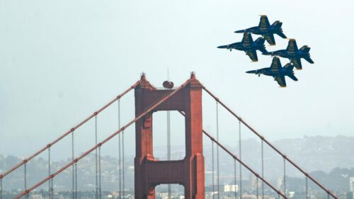 Đội Blue Angels luyện tập chuẩn bị cho Triển lãm Hàng không Tuần lễ Hạm đội San Francisco