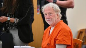 Thẩm phán New Mexico bác bỏ cáo buộc với tài tử Timothy Busfield