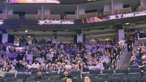 Cộng đồng người hâm mộ Golden State Valkyries đổ về các địa điểm xem thi đấu Game 3