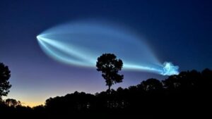 Tên lửa SpaceX tạo ‘đám mây sứa’ hiếm gặp trên bầu trời Florida và Georgia