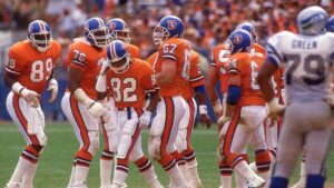 Broncos và Seahawks đối đầu trong trận đấu NFL hiếm hoi “màu đấu với màu đấu”
