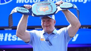 Cựu Đô vật WWE Glenn Jacobs Cân nhắc Chức vụ Thượng Viện Hoa Kỳ