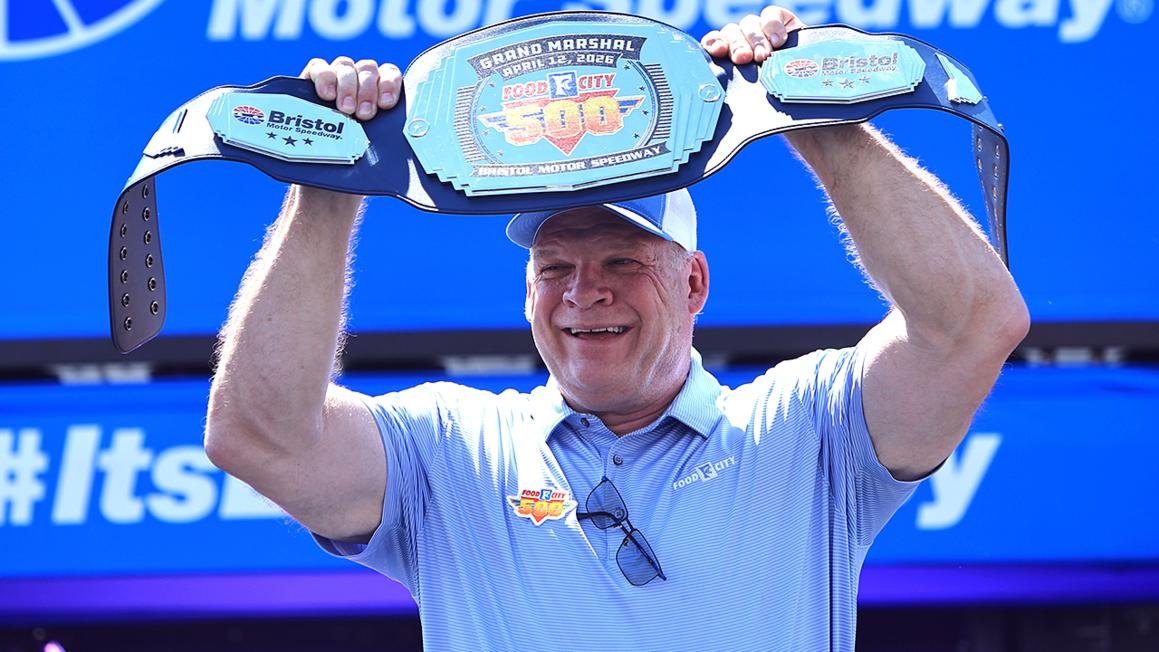 Cựu Đô vật WWE Glenn Jacobs Cân nhắc Chức vụ Thượng Viện Hoa Kỳ