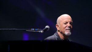 Billy Joel hoãn biểu diễn vì vấn đề sức khỏe liên quan đến não bộ