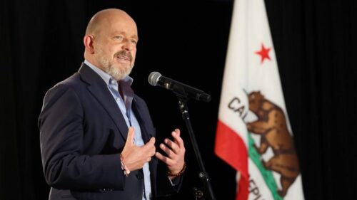 Steve Hilton đối mặt thử thách lớn trong cuộc đua giành ghế Thống đốc California