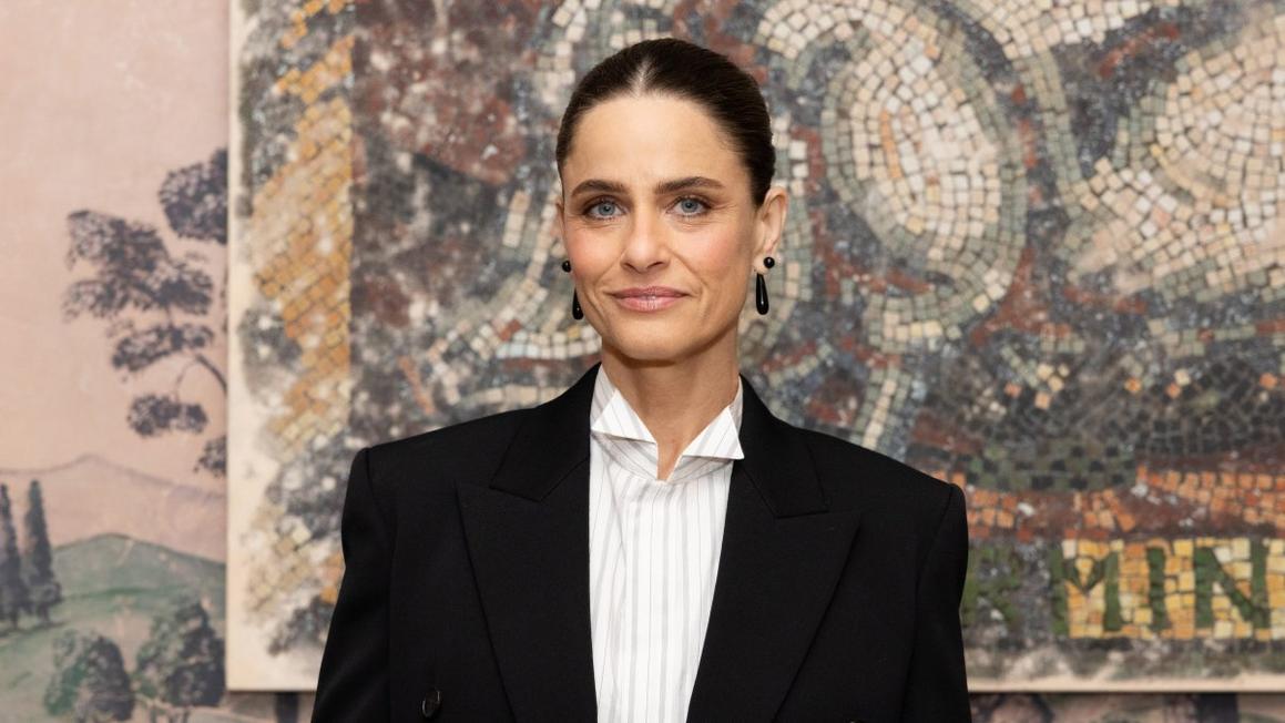 Amanda Peet Tiết Lộ Dấu Hiệu Sớm Đáng Ngờ Của Ung Thư Vú: Không Phải Khối U