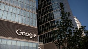 Cổ phiếu Alphabet, công ty mẹ Google, lao dốc, mất hơn 500 tỷ đô la giá trị