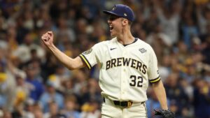 Milwaukee Brewers đánh bại Tampa Bay Rays 3-2 trong Game 1 World Series
