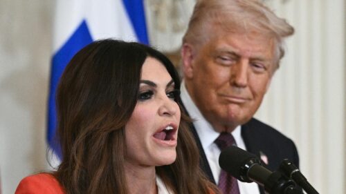 Tổng Thống Trump đang xem xét cách chức Đại sứ Hoa Kỳ tại Hy Lạp