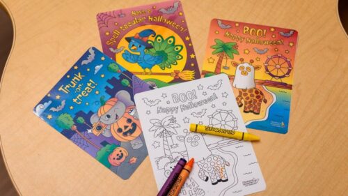 Gửi thiệp Halloween cho bệnh nhi tại Bệnh viện Nhi Los Angeles và giúp đỡ CHLA