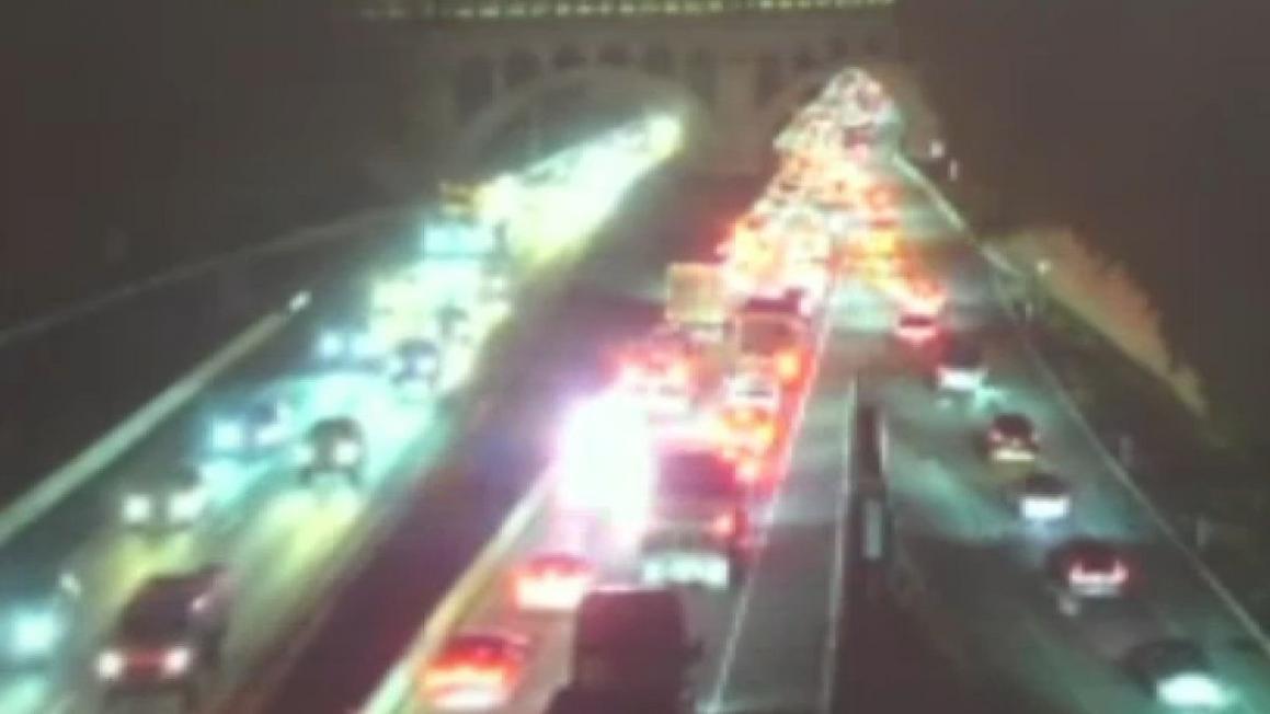 Tai nạn trên I-76 gây chậm trễ giao thông nghiêm trọng gần Belmont Ave.