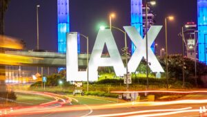 Máy bay Delta đụng cánh máy bay Air Canada tại sân bay Quốc tế Los Angeles