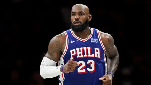 Ông Trump lên tiếng chỉ trích kịch liệt hành động của LeBron James trong lúc cử quốc ca