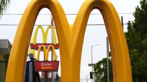 McDonald’s bị kiện vì công cụ AI gợi ý giá bán cho các cửa hàng nhượng quyền tại Hoa Kỳ