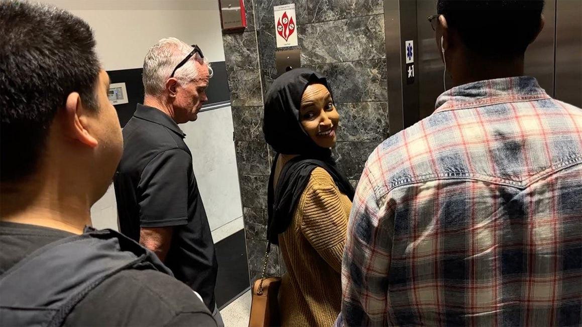 Nữ Dân biểu Ilhan Omar khẳng định tên thật