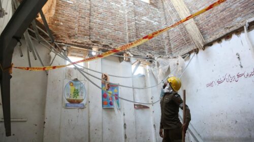 Mái Trường Sập Ở Pakistan Khiến 31 Người Thiệt Mạng