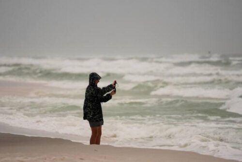 Du lịch Pensacola giữa bão Isaias, KPRC 2 muốn nghe câu chuyện của bạn